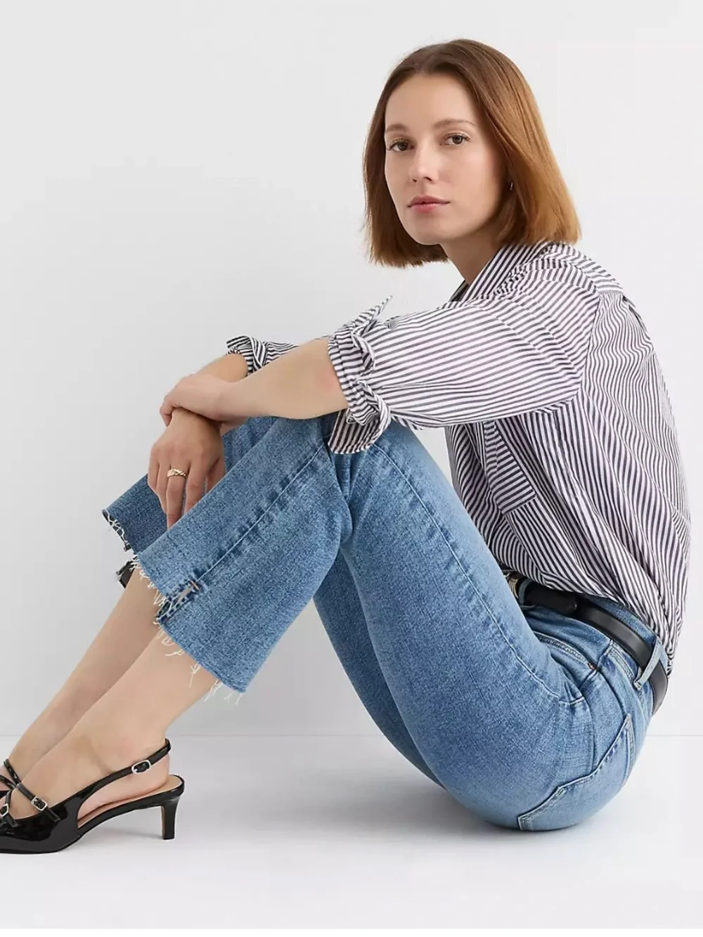 Step Hem High Rise Kick Crop Jeans in Classic Mid Wash size 25/0 - Picture 2 of 5